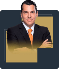 Professor Guilherme Peña de Moraes